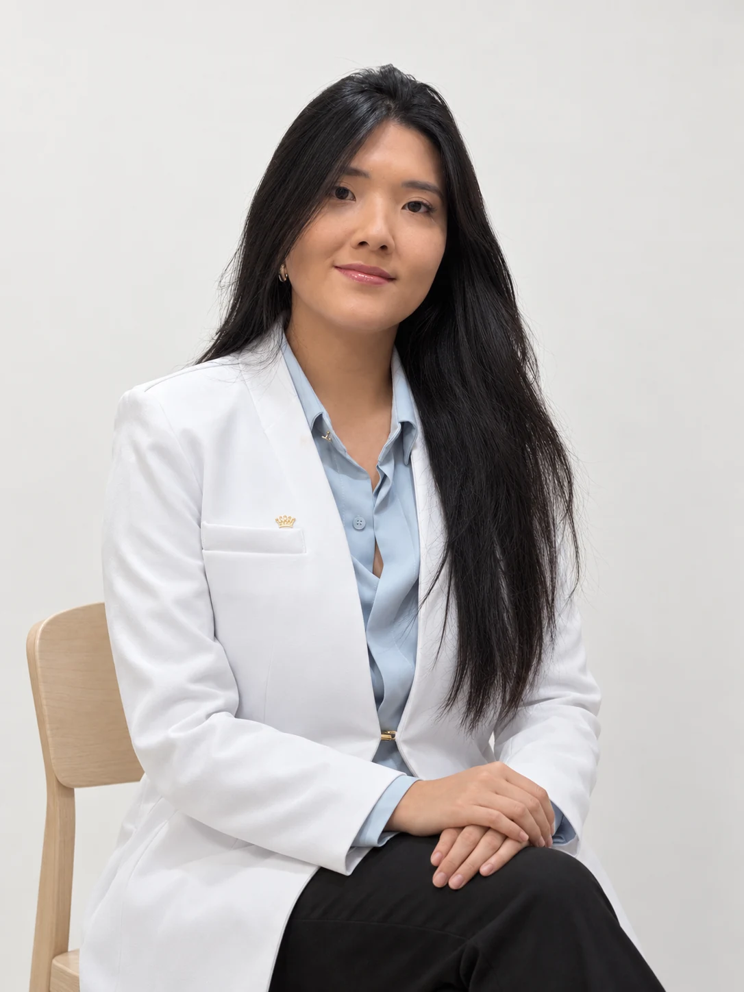 Retrato profissional recriado da Dra. Lilian Watanabe